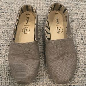 Gray Toms size 6.5